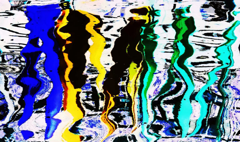 The Truth in My Eyes and Heart - 5、DSCF7280，韩晓军，《反色》，2019——获2022年IPA国际摄影奖ONESHOT色彩主题国际影大赛《抽象组》荣誉奖